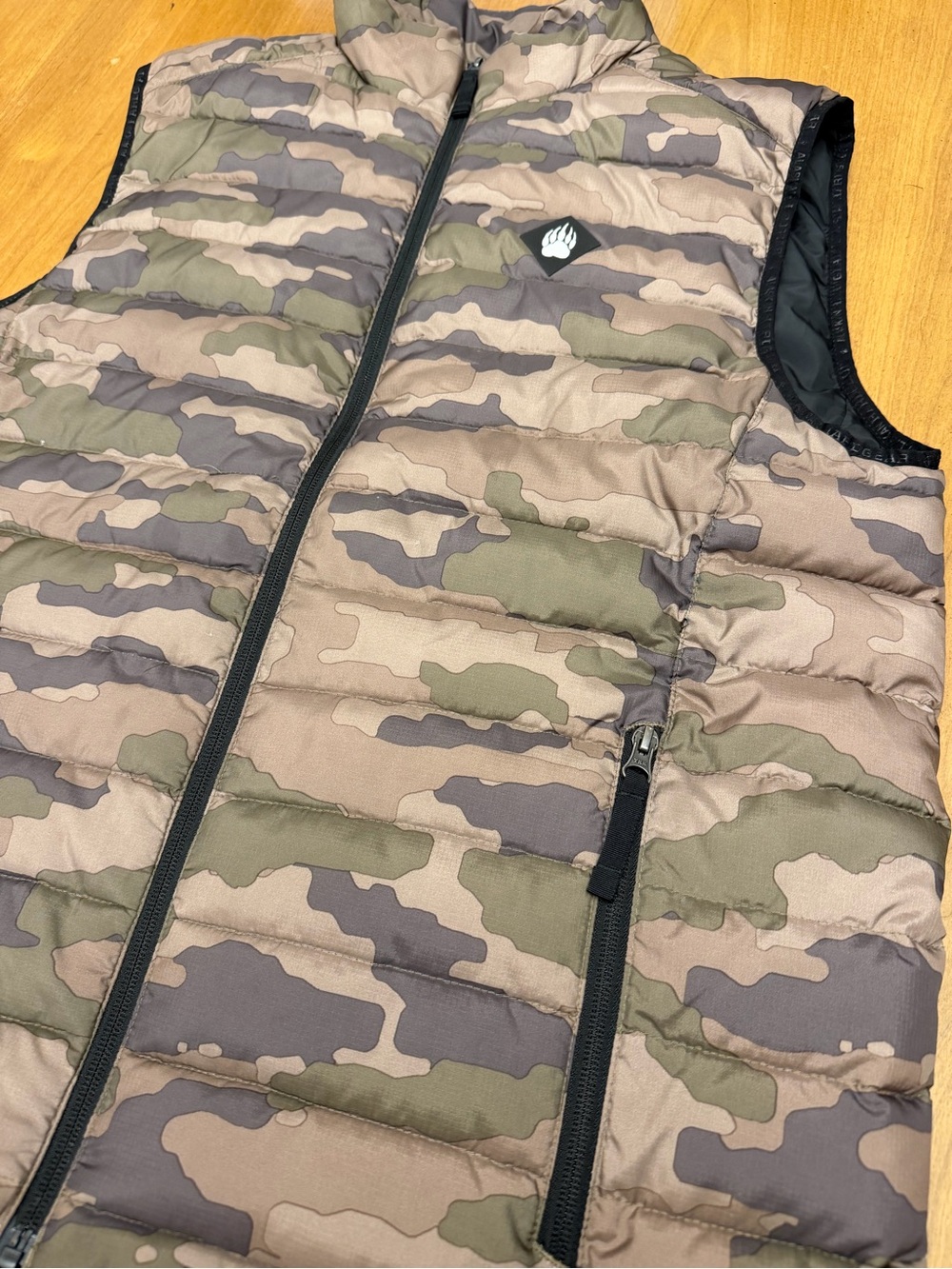 Duluth Trading Co AKHG Camo Puffer Vest | Cabincore Winter Woodland Hiking | M - Picture 3 of 10